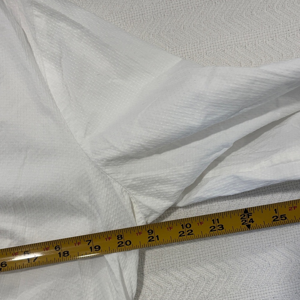 Elegant White Textured Blouse - Picture 10 of 15